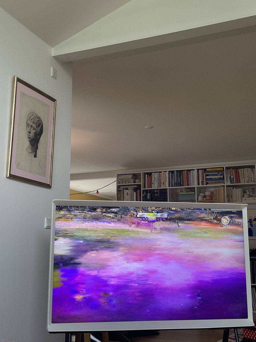 Hej <a href="/Norlysdk/">Norlys</a>. Det her er ikke så godt. Nu er der spillet mere end 20 minutter af <a href="/BrondbyIF/">Brøndby IF</a> mod <a href="/viborgff/">Viborg FF ☘️</a> på jeres 3+-transmission, og det fungerer overhovedet ikke. 👎🏻