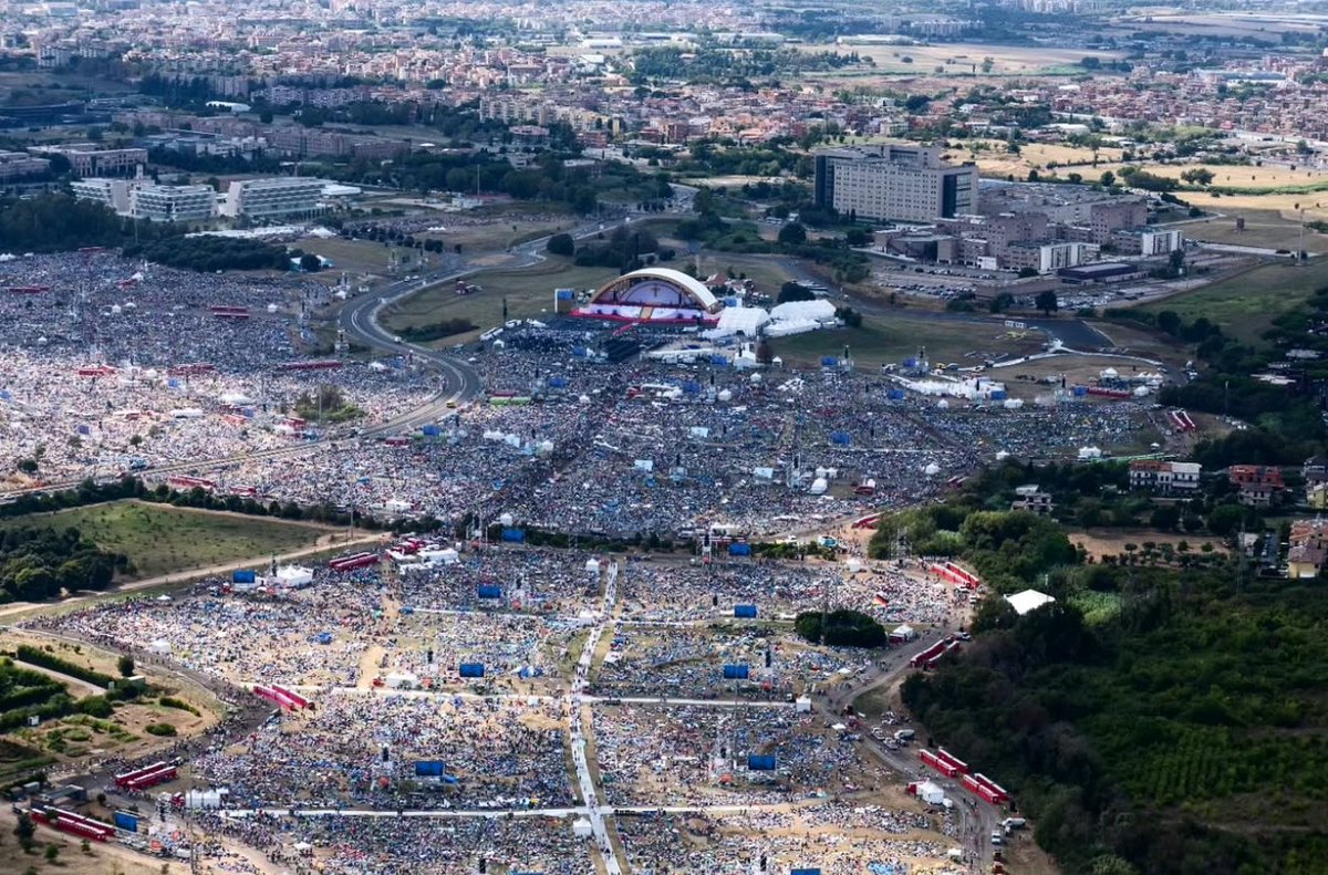 “Ma prima o poi ci sarà una nuova generazione di giovani che, svegliandosi dal torpore nel quale il potere li ha intrappolati, rovisteranno nelle soffitte impolverate dei loro genitori e troveranno uno zaino e un sacco a pelo. E a questo punto andranno lungo la strada a