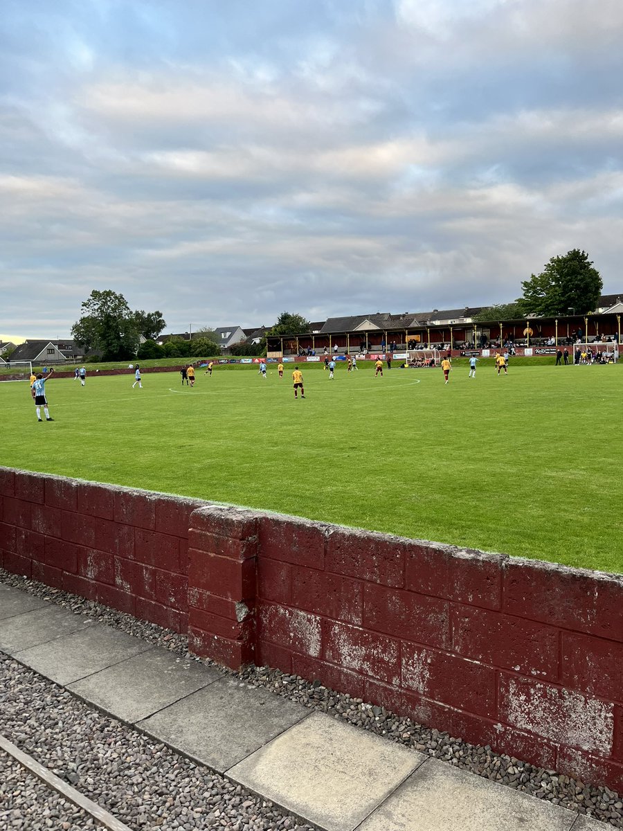 stebat8's tweet photo. Whitburn v Hutchie Vale and Bo’ness Athletic v Haddington this week. 

Enjoying doing a bit of scouting and taking in some games ⚽️ https://t.co/BCTJBlZwxU