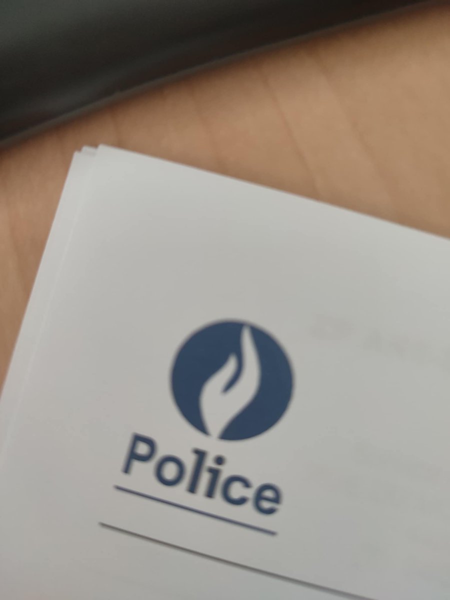Coucou,

Certains vont peut-être l’apprendre ici, mais je suis la cible de cyberharcèlement depuis fin juin 2025. Une plainte a été déposée le mois passé avec un dossier de plus de 100 pages auprès de la police belge.