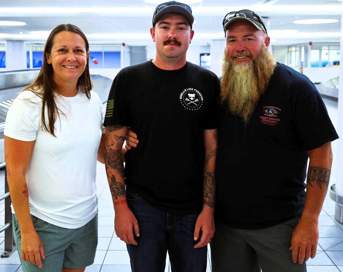 The Illinois Army National Guard's 634th Brigade Support Battalion Forward Logistics Element returned home on Aug. 2, after supporting USSOC Africa for six months. The small unit was divided into two teams during the deployment.
