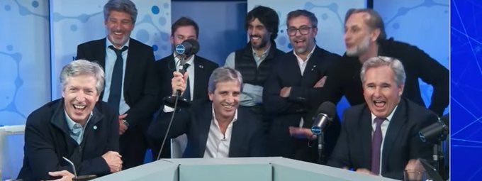 Ellos son, jugadores de mesa de dinero con plata ajena. Lo que pierden y destruyen lo soportan los pobres de la Argentina, exclusivamente, ellos se la llevan en pala. Jamás existió un gobierno más corrupto que el de Javier Milei.