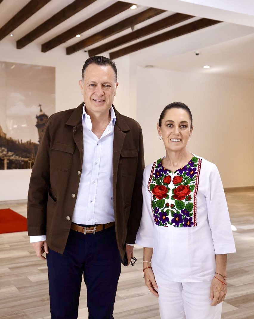 ¡Aquí colaboramos por el desarrollo de #Querétaro y de todo México!

Me reuní con la Presidenta <a href="/Claudiashein/">Claudia Sheinbaum Pardo</a> durante su visita a nuestro estado, con la firme convicción de que superar los retos comunes en seguridad, inversión y comunicaciones, es posible a partir del trabajo en