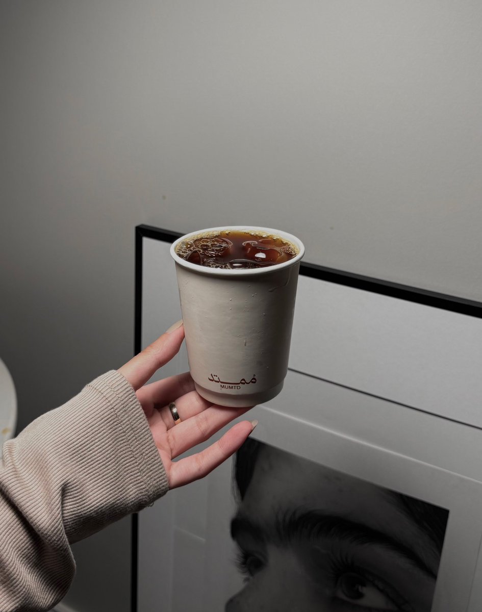 حِـلوه حتى لو كُنتي مُـره🤎