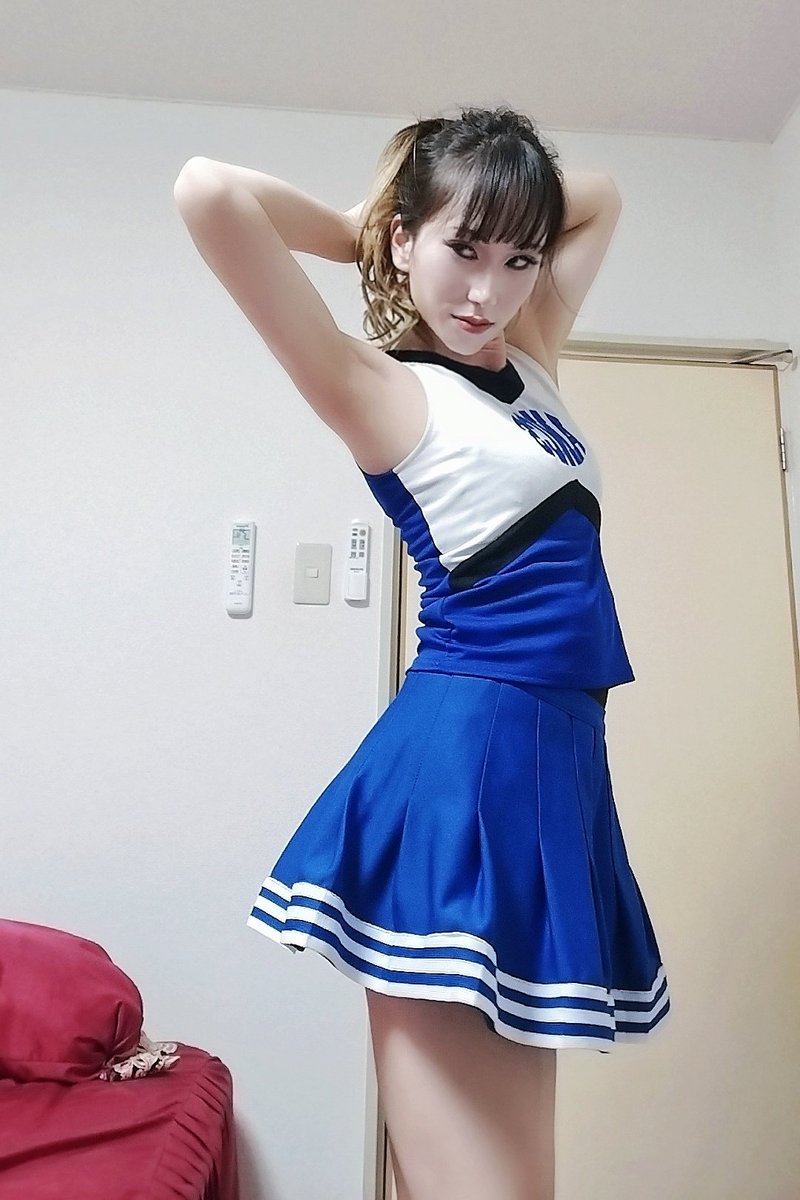 私へ。
そんな服買って何処へ着ていくのでしょうか。