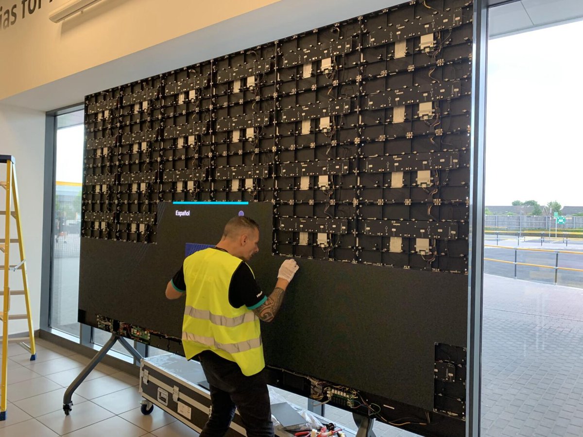 With a high-quality video wall from Vangis you can turn any wall into an opportunity to impress. An ideal way to communicate your message to a large audience, our video walls will inspire visitors and staff alike.

vangis.com/our-services/v…