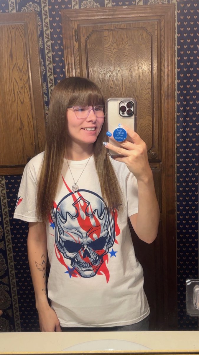 MadisonTorrez16's tweet photo. Supporting and cheering my #QB1 @CodyRhodes perfect timing with it coming in for #SummerSlam #letsgocody https://t.co/DB4fmkbari