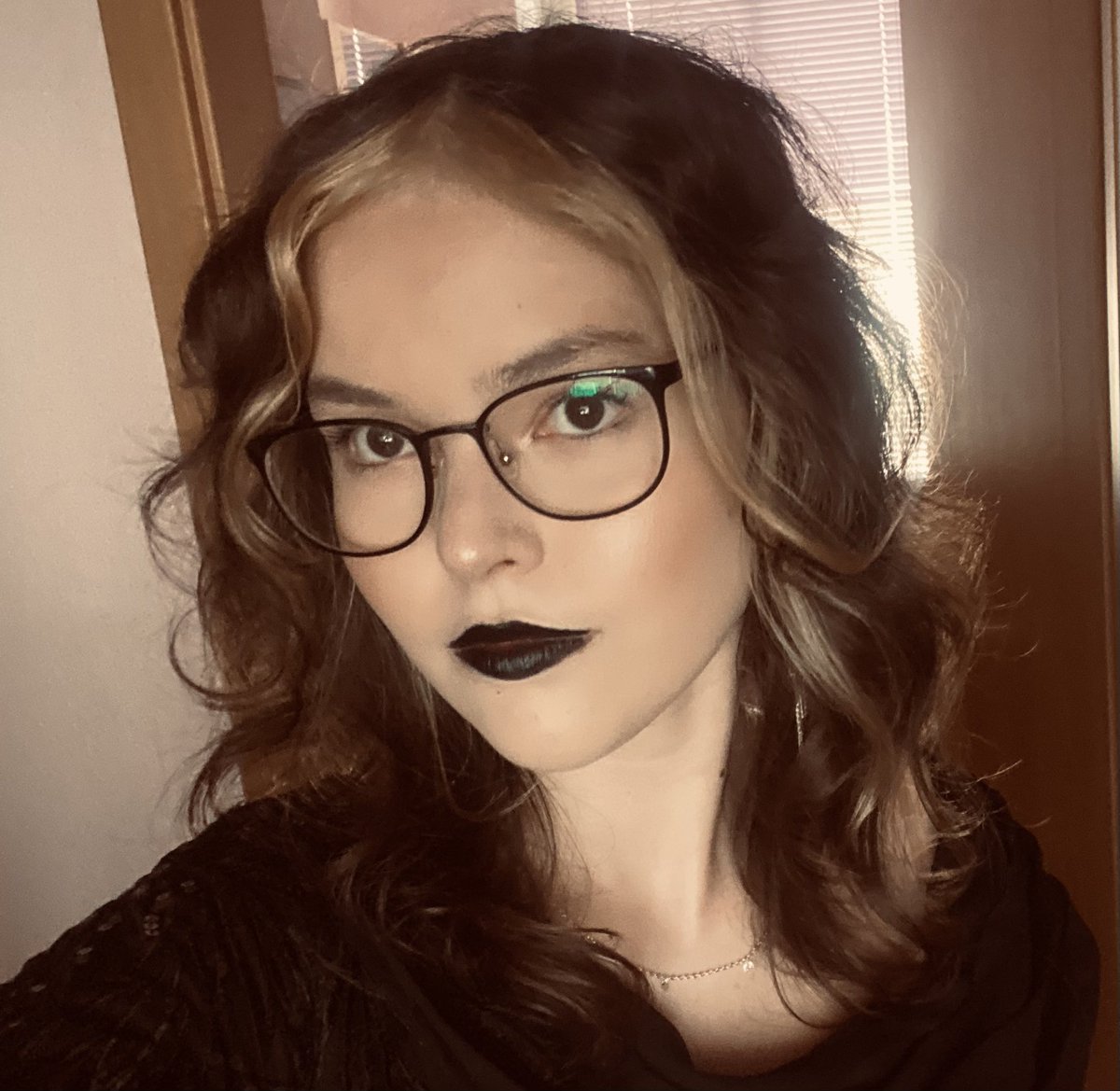 mummythrust's tweet photo. happy #ghelfiesunday !!! 🖤 I’m feeling a bit better lately, but still, there are many things going on, that’s why I’m pretty inactive here! :( But still, enjoy your Sunday Ghesties! 🖤 https://t.co/X0gGSIIzFi