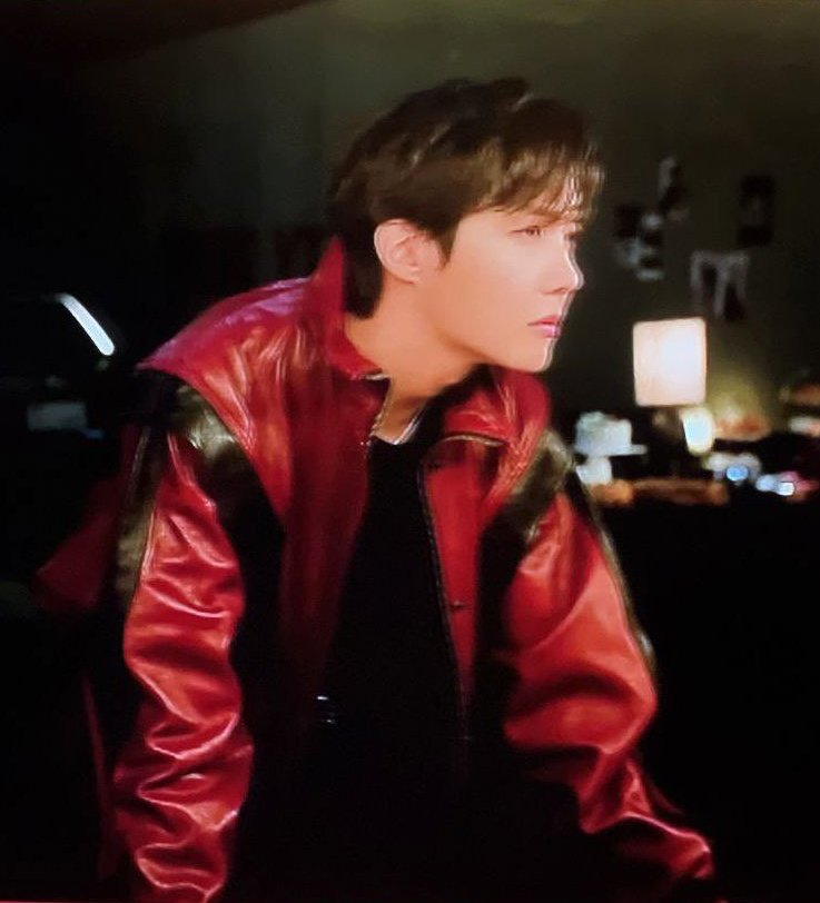 Borahae_321's tweet photo. It was destined to happen.  It was in the books. 
Michael Jackson x BTS

BTS x Michael Jackson is coming. 
https://t.co/zHitMvy9yC https://t.co/72Z83IodJK