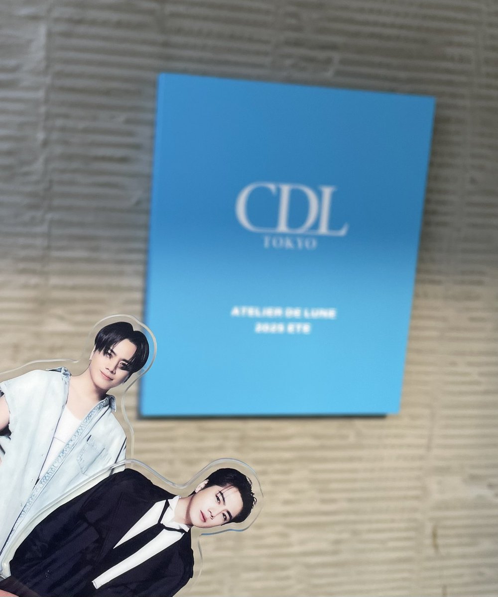G7R16_ak's tweet photo. CDL POPUP大阪　3日目♡
夕方の時間で売り切れ続出の中
欲しかったバックGET♡
🕶️気にしてたらスタッフのお姉さん
丁寧に説明してくれて購入♡
ØMIちゃんの作り出す空間を満喫できて
幸せな30分でした🫶
ØMIちゃんありがとう💙

#CDLTOKYO  #CDLPOPUP  #ØMI https://t.co/N446Z3MR2u
