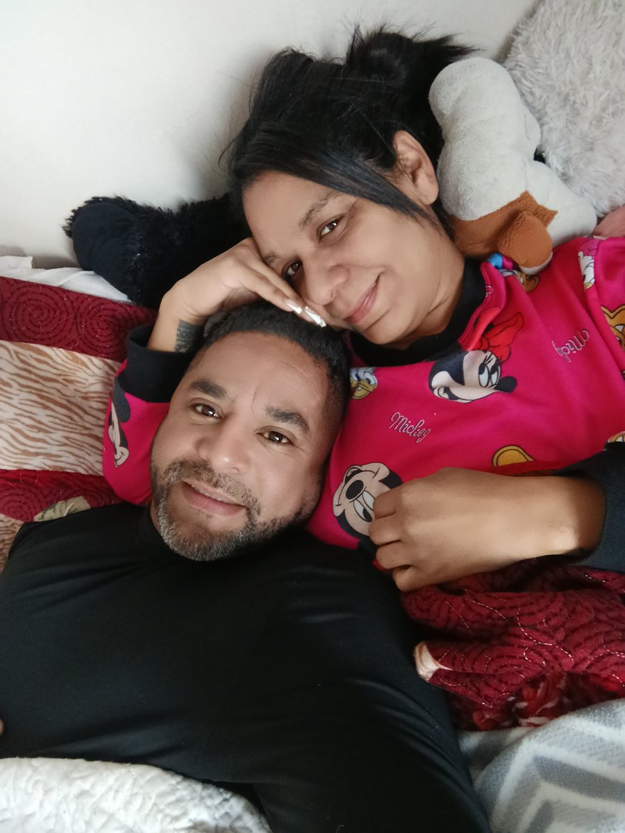Nenefeni's tweet photo. Domingo en casa con ganas de alguna invitación a algo entretenido https://t.co/LvJWyuKi1r