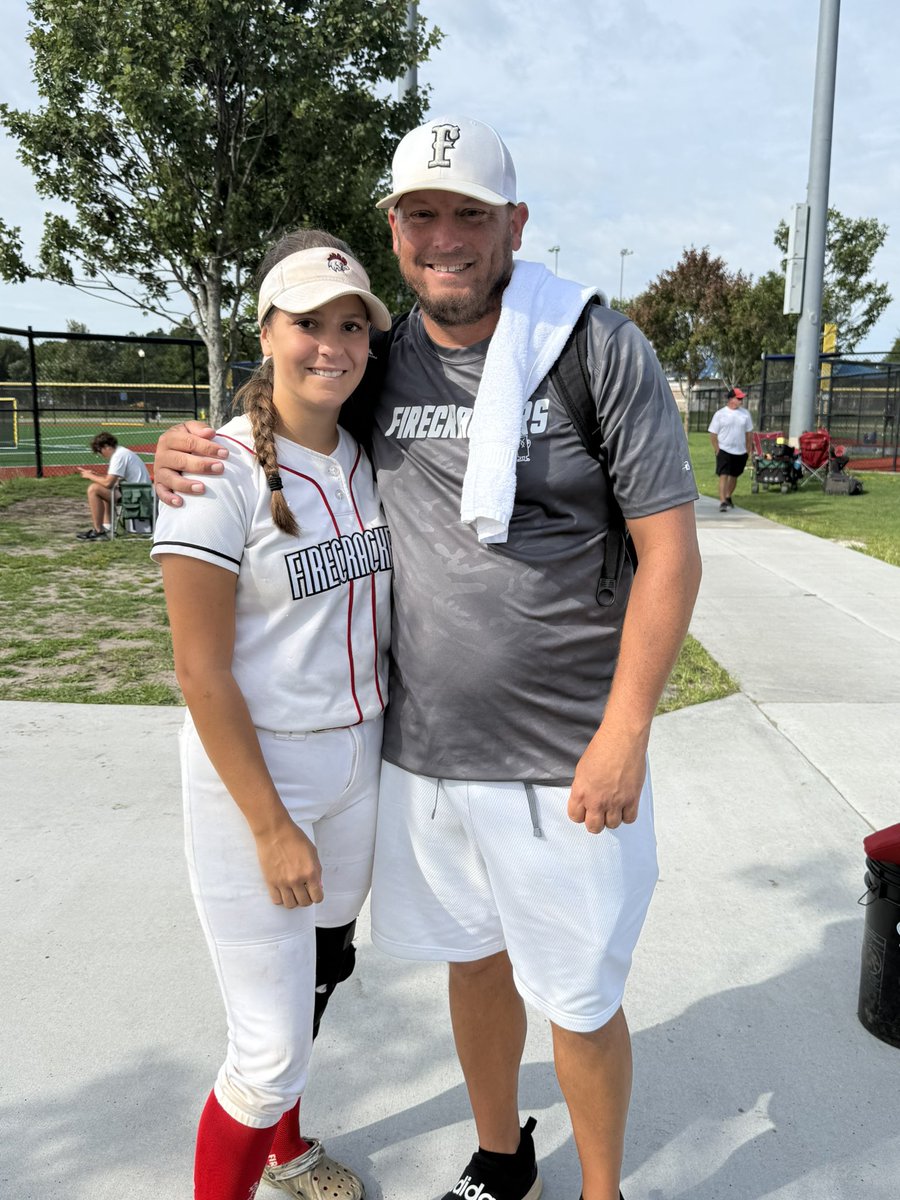 Meredith Thompson tweet media