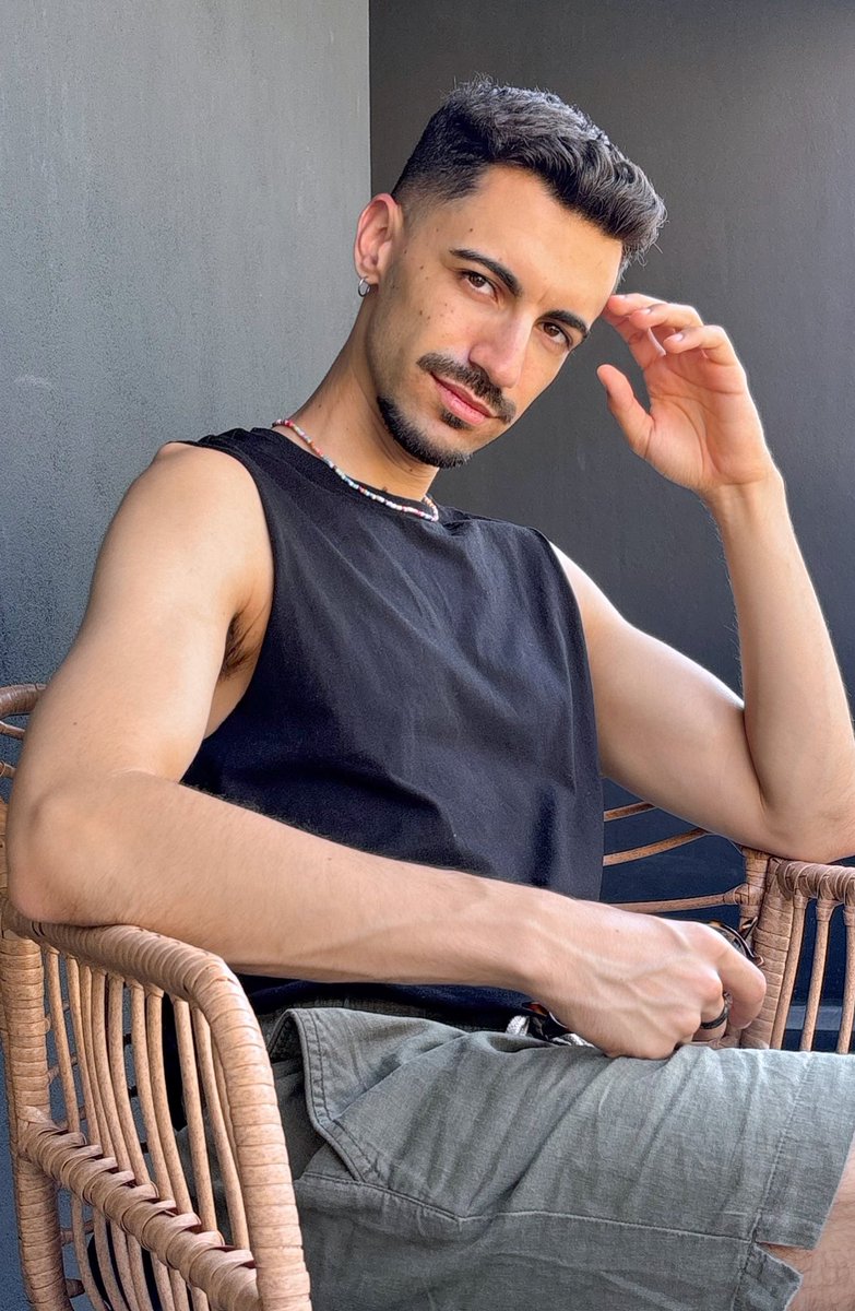 alex_alexandriu's tweet image. ¿Serio o sonriendo?