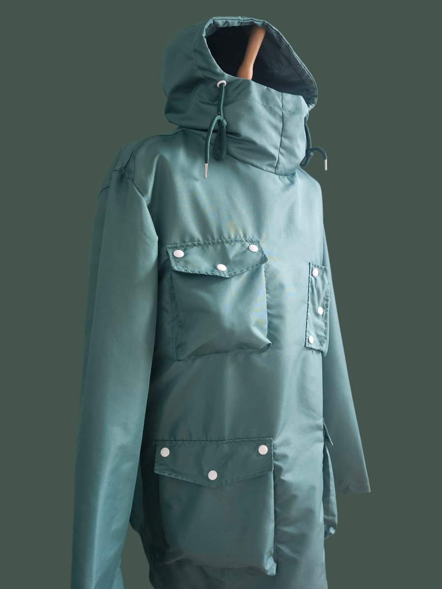 Help a fella out PLEASE RT 
New funnel neck hooded smock made from waterproof fabric 
OUT NOW 
Humblegentssocialclub.com