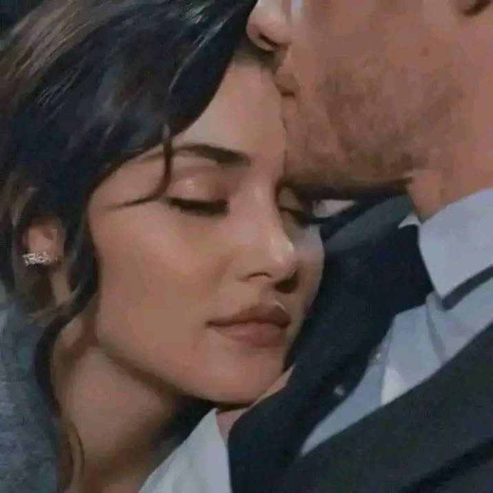 أنتِي الحروفُ إذا ضاعَ نُطقي
وأنتِي الأمانُ إذا خفتُ طرقِي