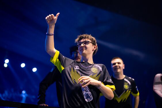 Melekiym tweet media