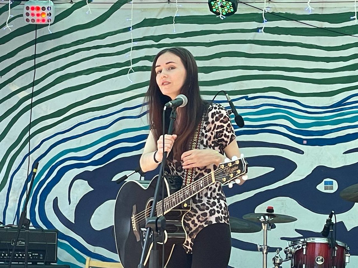 atariame's tweet image. Huge thanks to Anna Krab who made these pics during my recent live set ✨ She also makes very beautiful music under this name