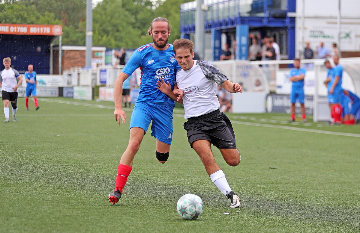 NickyHayesPhoto's tweet image. A few action images from this afternoon's charity match for @TheMOTSCharity between @RunFreeOfficial and @Bright_Boots at @BTFC 's New Lodge. Amongst the players @SUFCRootsHall manager Kevin Maher plus ex Shrimper James Lawson along with Tiktoker Alexis Los and @CJPhillips1982
