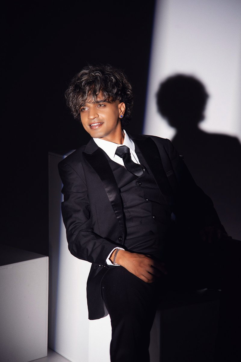 Luke_JA3's tweet photo. #tuxedo #suit #men https://t.co/Vhr8C8lHuK
