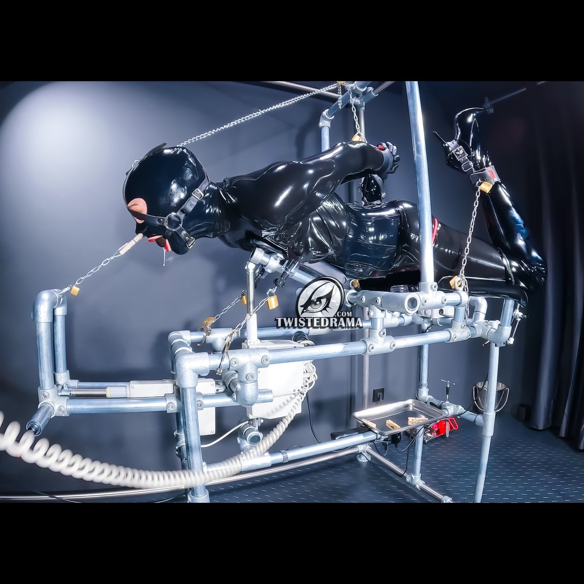 Testing self tightening hogtie machine😈