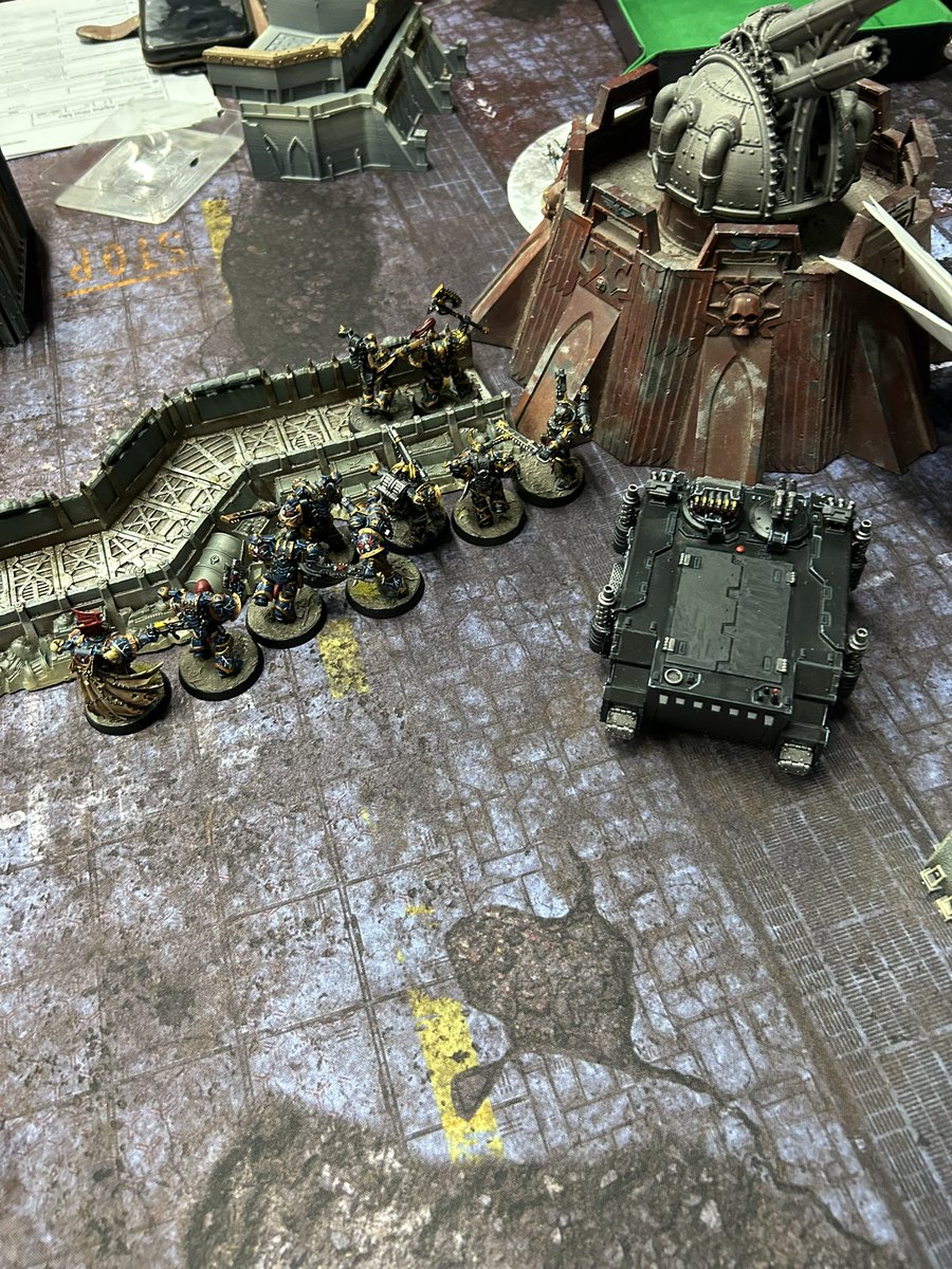averagepaints's tweet image. Absolute nonsense game day today in my local Crusade as the forces of Chaos took on the Imperial defenders in a 4v4 6000 point game! I couldn’t roll a dice over a 3 for the first 2 turns but then my Chaos Lord soloed 2 Rogal Dorns to make up for it! #WarhammerCommunity