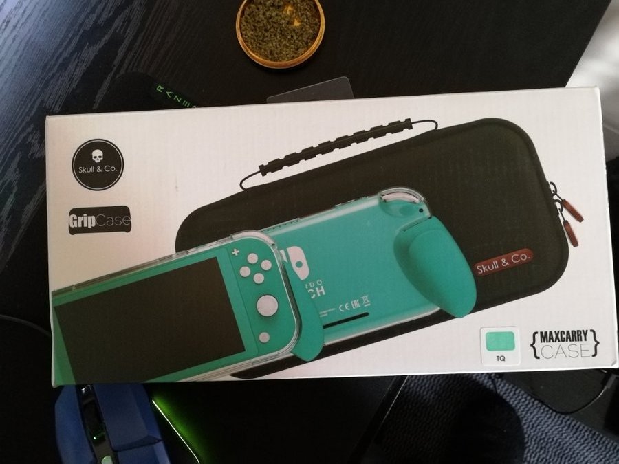 Grabbed a <a href="/skullnco/">Skull & Co.</a> Grip Case for when the Switch Lite comes in next week...