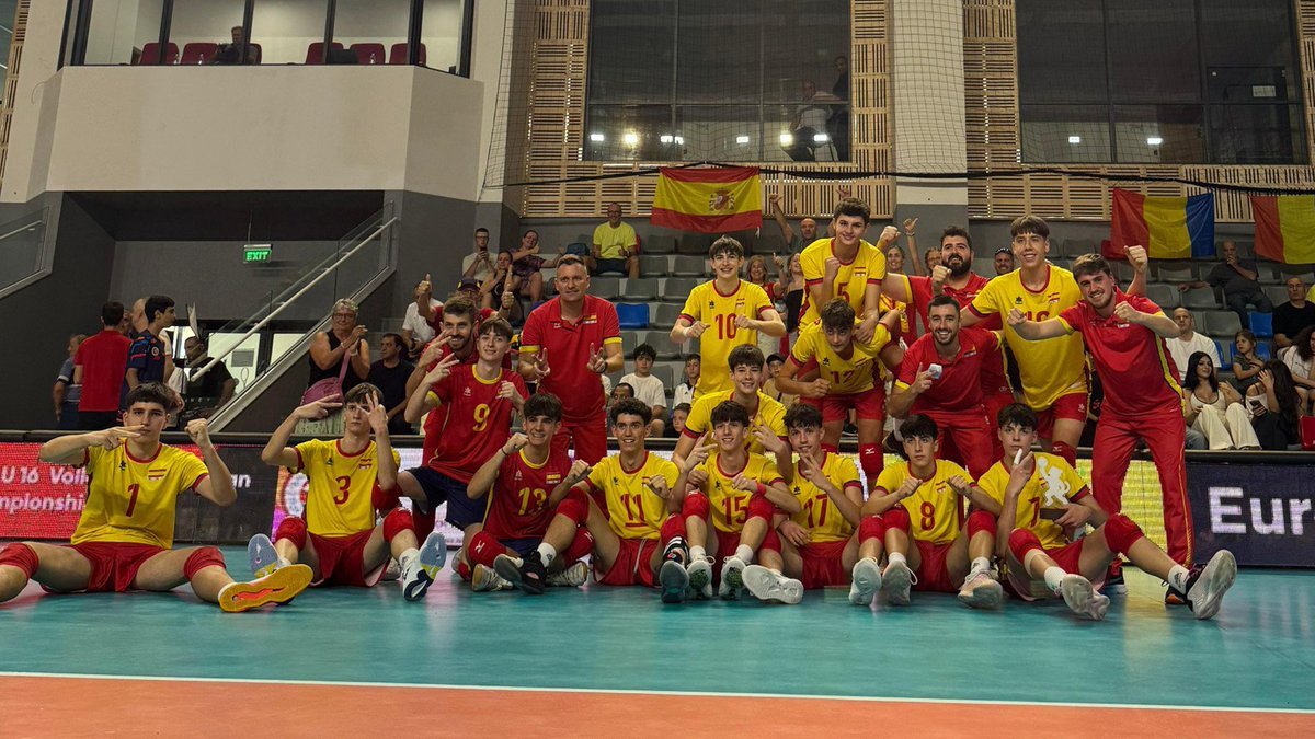 La Antorchita (@la_antorchita) on Twitter photo 🏐#Voleibol Europeo sub16 ♂️ Ereván🇦🇲
🥈SUBCAMPEONES DE EUROPA🥈
Final
🥈España 🇪🇸 pierde 1-3 (21-25, 25-18, 23-25, 19-25) 🆚 Italia 🇮🇹
👏La selección de <a href="/DiegoTaboadaC/">Diego Taboada Campelo</a> consigue una HISTÓRICA medalla de🥈tras un excelente campeonato!
Qué alegría que esto empiece a despegar!🚀 🏐#Voleibol Europeo sub16 ♂️ Ereván🇦🇲
🥈SUBCAMPEONES DE EUROPA🥈
Final
🥈España 🇪🇸 pierde 1-3 (21-25, 25-18, 23-25, 19-25) 🆚 Italia 🇮🇹
👏La selección de <a href="/DiegoTaboadaC/">Diego Taboada Campelo</a> consigue una HISTÓRICA medalla de🥈tras un excelente campeonato!
Qué alegría que esto empiece a despegar!🚀