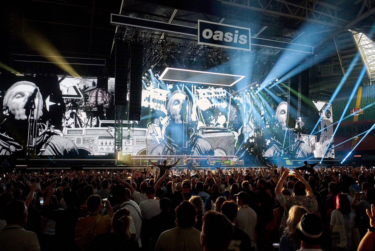 Live Music Rocks

It doesn’t matter whether you are a fan of <a href="/oasis/">Oasis</a> or not. What is fantastic to see is how popular them reforming to play live again is and hopefully there will be lots of positive knock ons coming from it; including folks wanting to go to gigs, bands wanting to