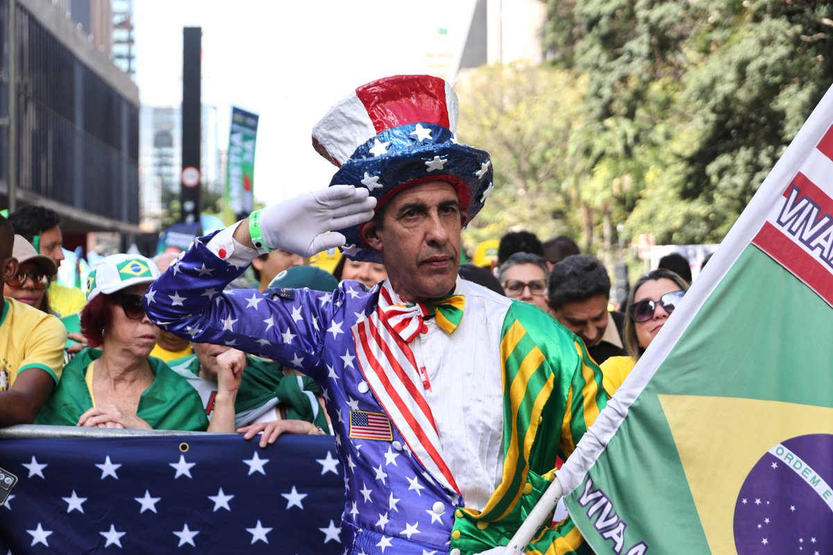 Nenhum patriota no mundo apoia outro país sabotar a própria Nação, só os bolsonaristas fazem isso.