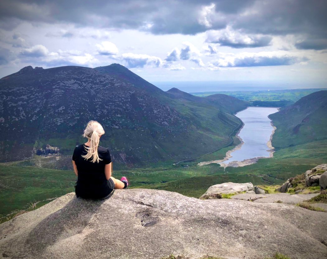 “What wonder lies in each mountain day!” #johnmuir ⛰️🐶💙