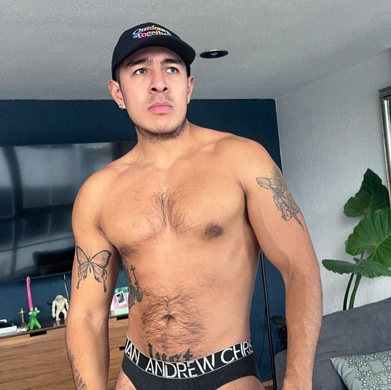 ACenEspanol's tweet image. Las fotos más calientes 🔥: andrewchristian.com/blogs/acblog/h… 

#acblog #hotpics #malemodels