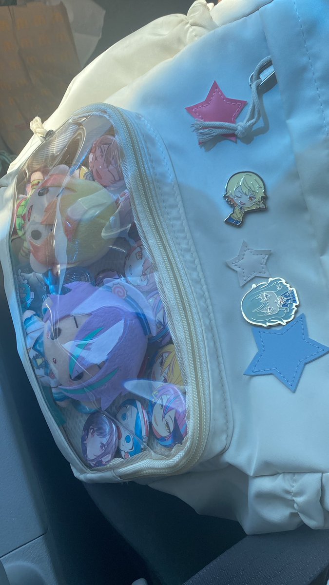 saying this as if my bag isnt the biggest giveaway