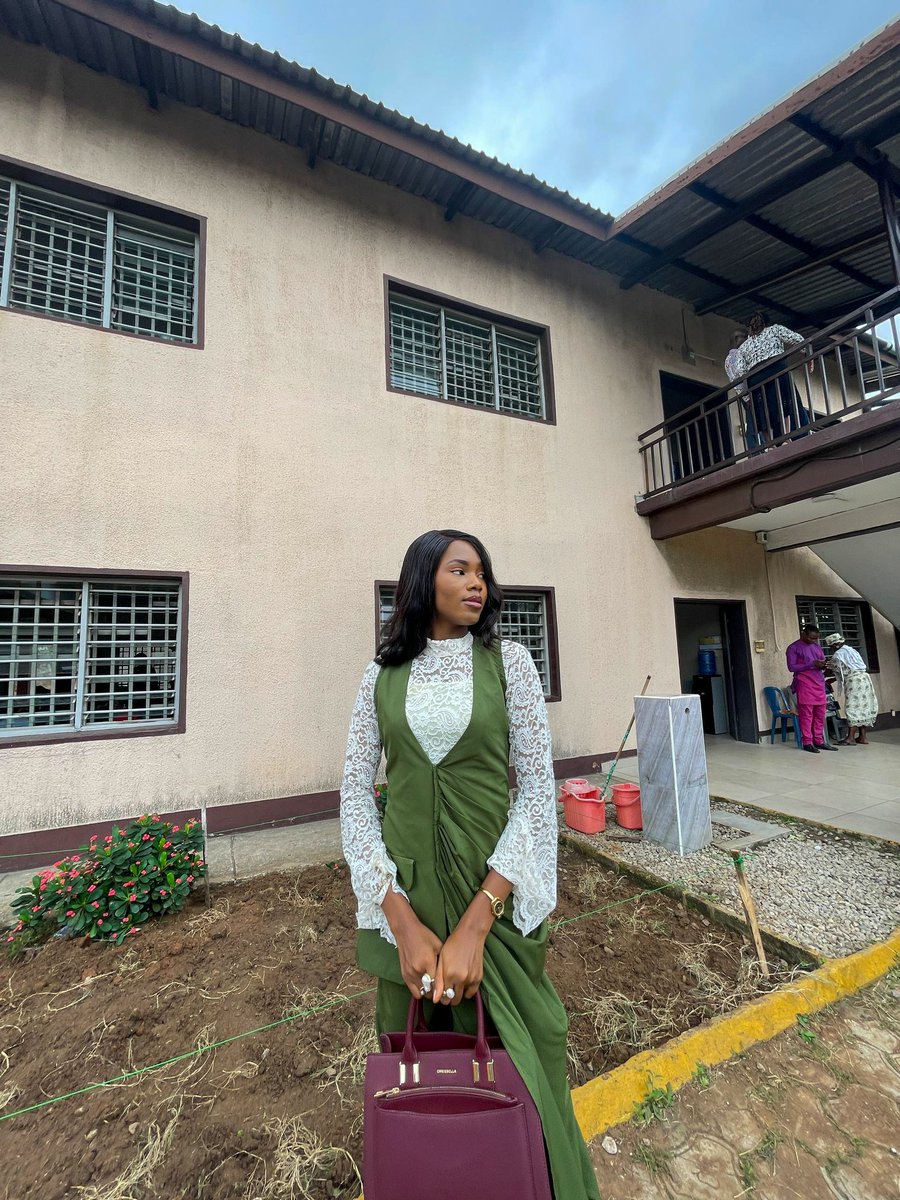 okunadewuraola's tweet photo. "Trust, Obey and Love."😌😌❤️
#sundaylook #jw #jwfriends https://t.co/pkh9rvOlMY