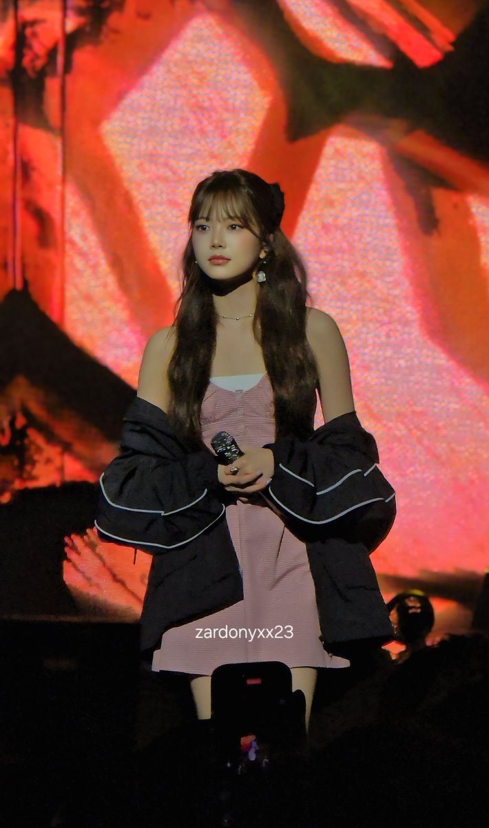 Zardonyxx23's tweet image. 080225 [ECHMNL]

Princess Eunchae 

#LE_SSERAFIM #르세라핌
#EASY_CRAZY_HOT
#EASY_CRAZY_HOT_IN_MANILA
#홍은채 #은채 #ウンチェ
#HONGEUNCHAE #EUNCHAE