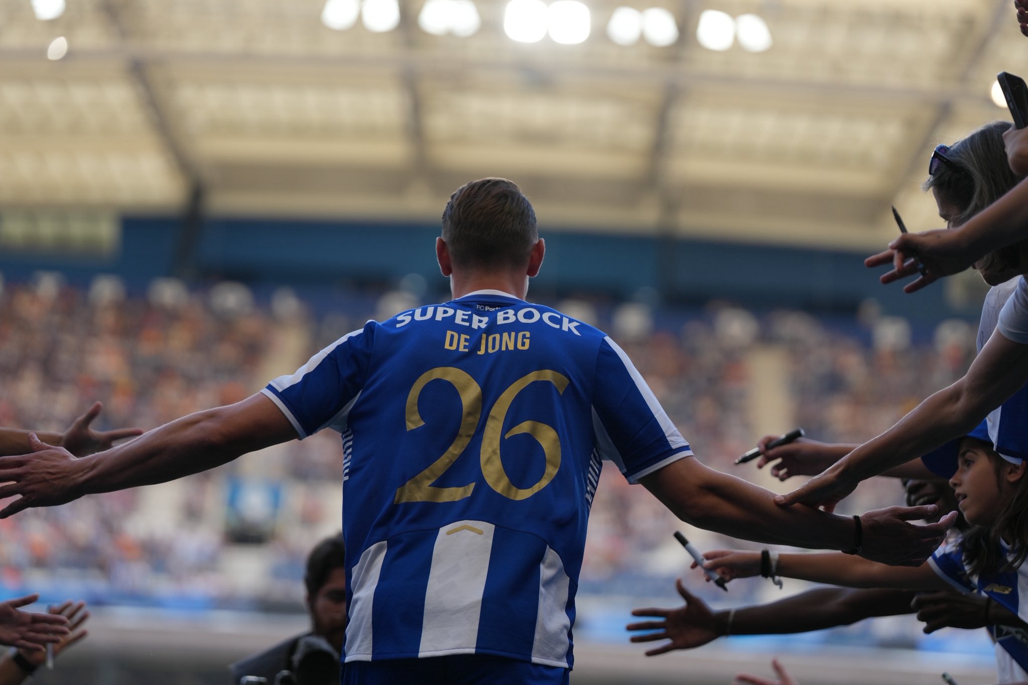 Luuk de Jong, presentado con el Oporto (Foto: FCP).