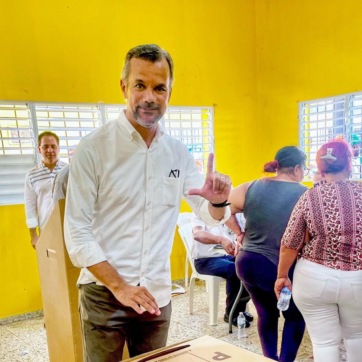 hamletotanez's tweet photo. La @FPcomunica ha dado hoy enorme muestra de fortaleza politic e institucional con la entusiasta y masiva concurrencia a su #CongresoElector #ManoloTavarezJusto https://t.co/h12VN01Yan