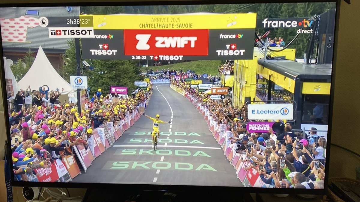 🚴‍♀️ QUELLE ATTAQUE ENCORE DE <a href="/FERRANDPREVOT/">PFP</a> qui remporte la dernière étape ET le Tour de France Femmes 2025 !! 36 ans après Jeannie Longo. Il aura fallu attendre moins longtemps chez les femmes que chez les hommes. #tourdefrancefemmes #cyclismefeminin #sportfeminin #femmesdesport