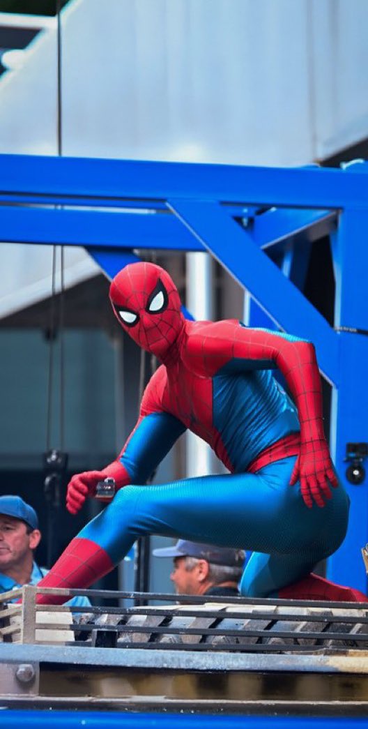 I’m never shutting up about how good this Spider-man suit looks 🥹🥲