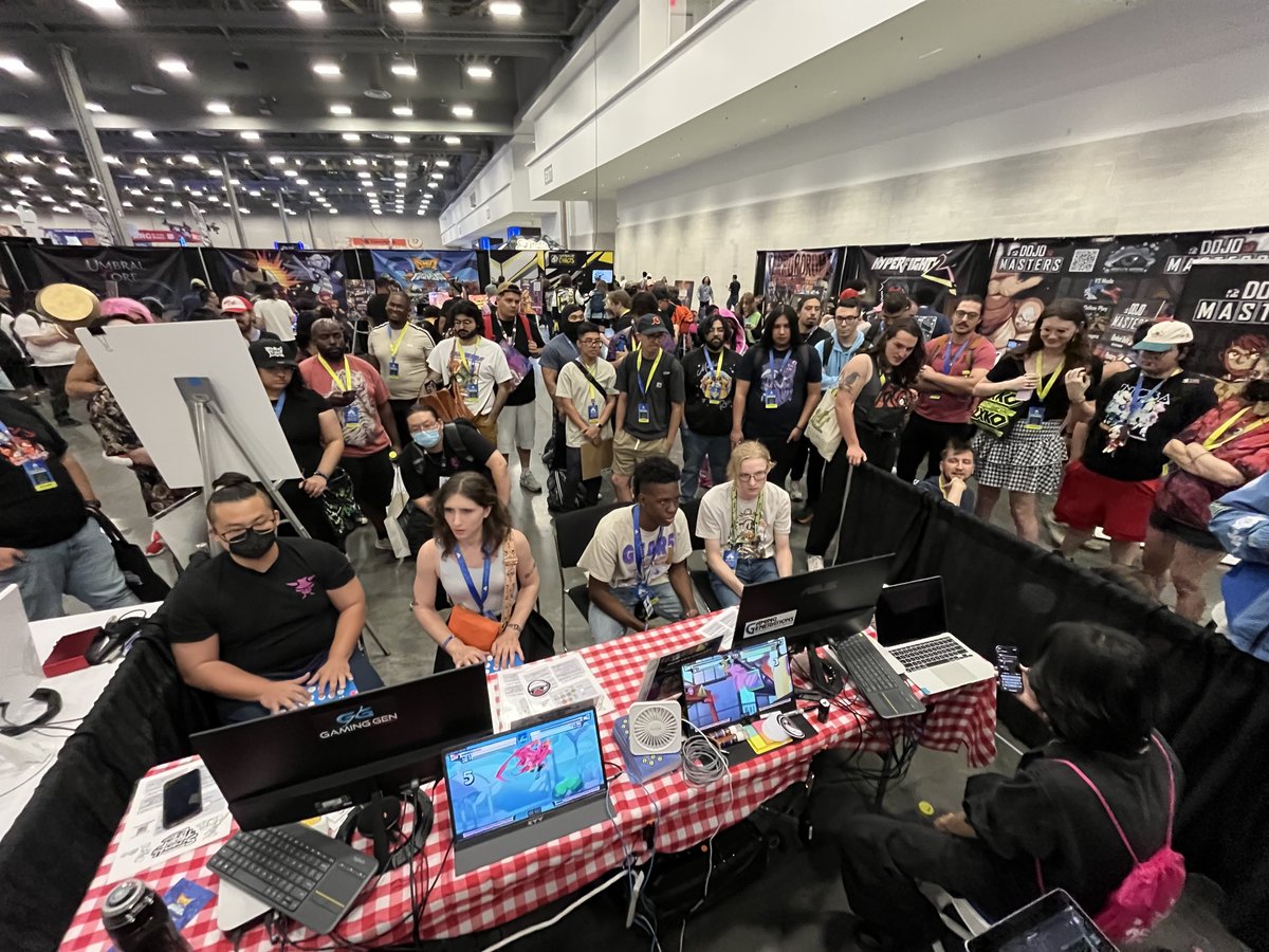 Our biggest bracket yet with 43 entrants--
👑 and we crown OUR EVO CHAMP DACIDBRO 

Top 4 
🥇 <a href="/Dacidbro/">Dacidbro</a> 
🥈 <a href="/keyboard_noah/">Keyboard Noah</a> 
🥉 <a href="/yohosiefgc/">yohosie</a> &amp; <a href="/ThotBusterNo1/">ThotBusterNo1 is BACK</a> 

Congrats all!  Finals footage coming shortly 👀