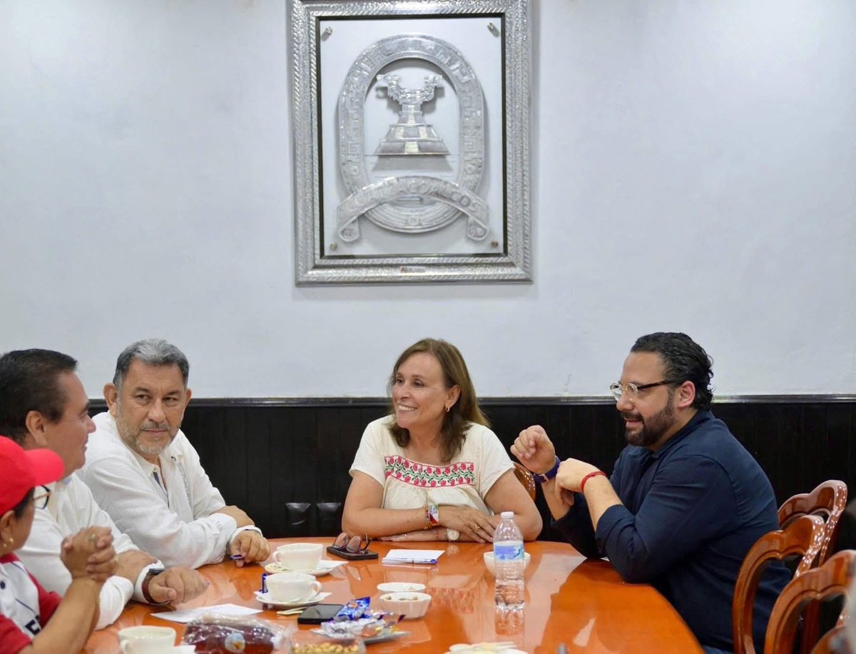 Coordinación entre niveles de gobierno es sinónimo de fortalecimiento territorial.
Junto a la gobernadora <a href="/rocionahle/">Rocío Nahle</a> revisamos el proyecto integral del nuevo malecón de Coatza, no será solo una rehabilitación estética sino también estructural.
¡En Coatzacoalcos nos irá muy bien!