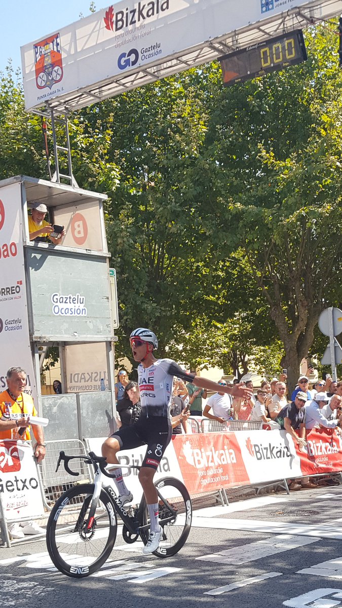 GetxoKirolberri's tweet image. TIXRRINDULARITZA. Isaac del Toro Getxon dago ikusgai getxo.eus/eu/kirolberri/… @TeamEmiratesUAE @PuntaGaleaTxE @CircuitoGetxo #getxokirolak