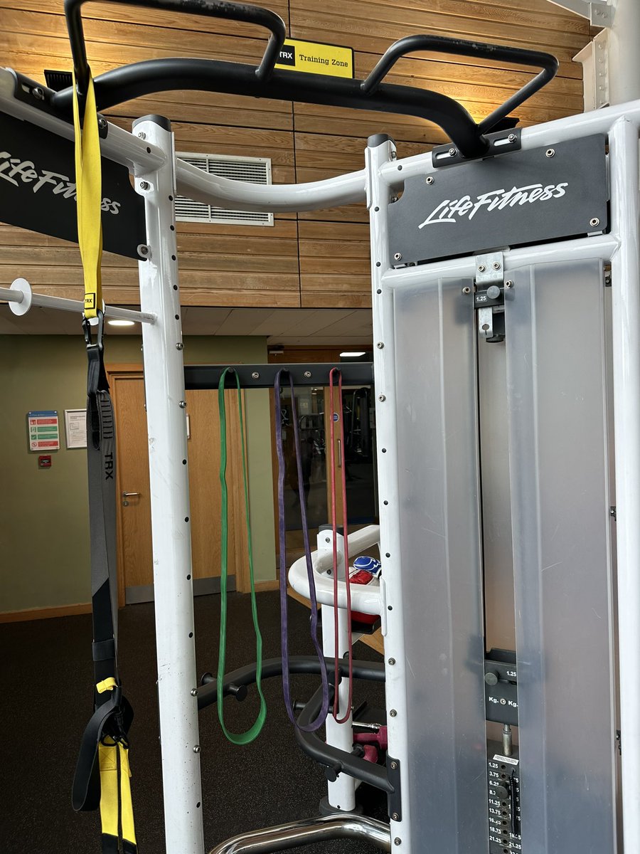 After being back into weights consistently since May, and practising chin ups with smaller and smaller bands, managed one chin up without a band today. Small achievement but massive progress! 💪🏻