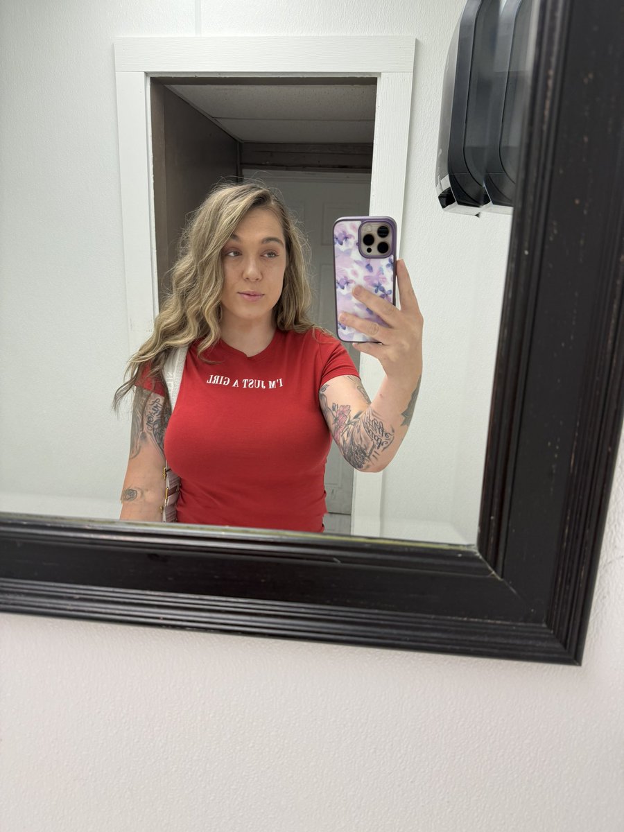 Cookstherealist's tweet image. Just a girl 🤍❤️