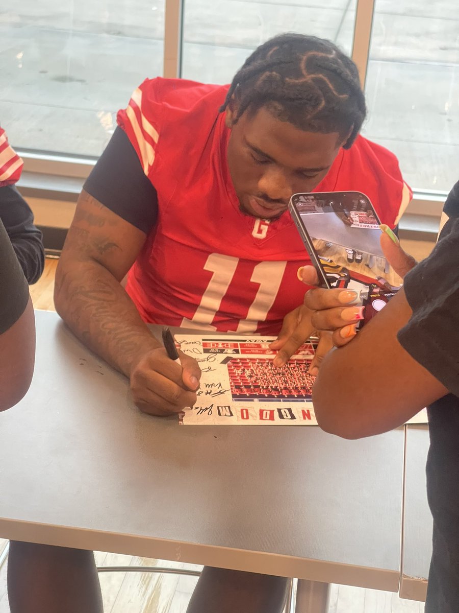 RED K1NGDOM DAY‼️
#RedElephants <a href="/marion_matt26/">Jamarion “JMacc” Matthews</a> 
<a href="/RedElephant_FB/">Gainesville HS Football</a>