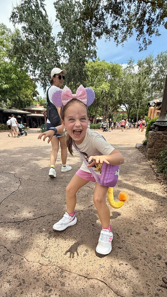 briddell1's tweet image. Any @veefriends wanna wish this #LogicalLion a happy 7th birthday?!