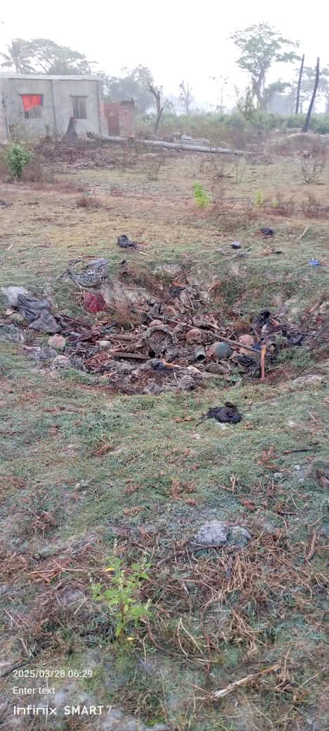 mahbubjohari's tweet photo. One of the most inhumane and the most dangerous massacres of Rohingya by Arakan Army which was carried out on the 2th May, 2024 in Hoyasori Hamlet, Buthidaung where AA have gathered 600 villagers and torched them directly by pouring petrol on them. https://t.co/BdO9aKaJ7o