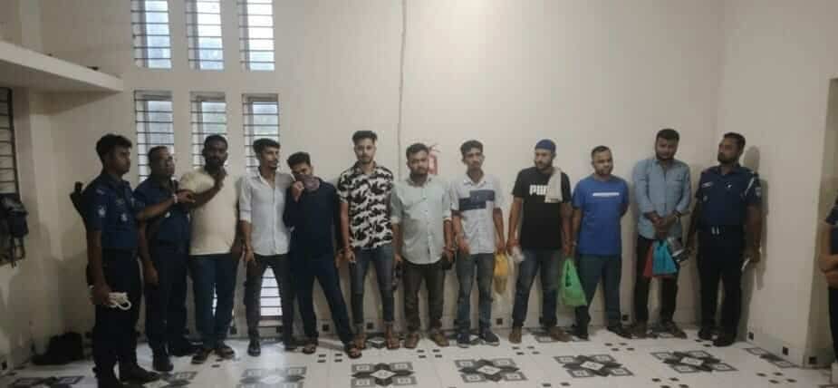 নড়াইলে আন্তঃজেলা ডাকাত চক্রের ৯ সদস্য আটক, ৭ মোটরসাইকেল উদ্ধার