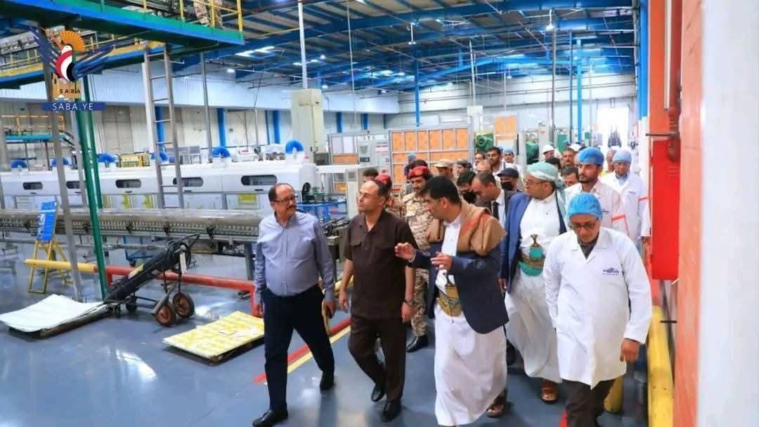 استمرار هيمنة شركات الشمال على السوق الجنوبي خطر على الأمن الغذائي والمعيشي.
آن الأوان لإنشاء صناديق دعم للتجار الجنوبيين تمكنهم من منافسة هذا النفوذ المالي والسياسي.
#قاطعوا_منتجات_هائل_سعيد_أنعم