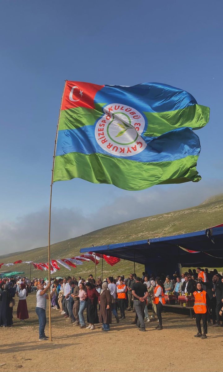 ayseenuroo's tweet photo. Rize Anzer festivali canım 💚💙 https://t.co/8WD56TlYAU