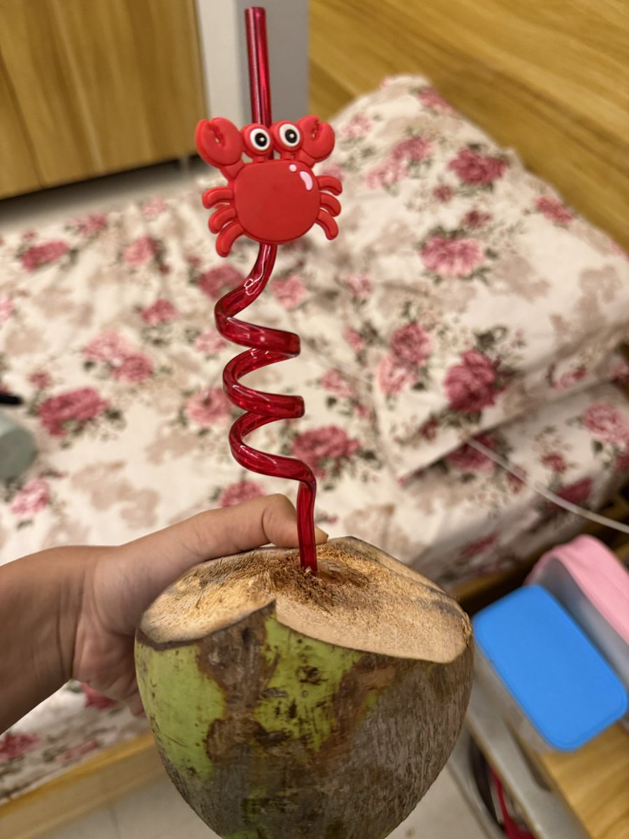 sreejaaaap_09's tweet image. My Crab🥰 straw